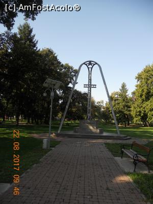 [P12] monumentul deportaților în Bărăgan » foto by zlatna
 - 
<span class="allrVoted glyphicon glyphicon-heart hidden" id="av903453"></span>
<a class="m-l-10 hidden" id="sv903453" onclick="voting_Foto_DelVot(,903453,5428)" role="button">șterge vot <span class="glyphicon glyphicon-remove"></span></a>
<a id="v9903453" class=" c-red"  onclick="voting_Foto_SetVot(903453)" role="button"><span class="glyphicon glyphicon-heart-empty"></span> <b>LIKE</b> = Votează poza</a> <img class="hidden"  id="f903453W9" src="/imagini/loader.gif" border="0" /><span class="AjErrMes hidden" id="e903453ErM"></span>
