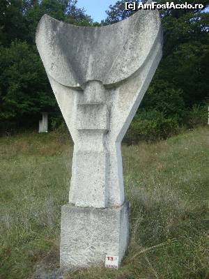[P60] Tabăra de sculptură Măgura - Lucrarea ”Piatră de hotar”, realizată de artistul Ionel Munteanu în anul 1972 (Ediția a III-a).  » foto by Floryn81
 - 
<span class="allrVoted glyphicon glyphicon-heart hidden" id="av603511"></span>
<a class="m-l-10 hidden" id="sv603511" onclick="voting_Foto_DelVot(,603511,5439)" role="button">șterge vot <span class="glyphicon glyphicon-remove"></span></a>
<a id="v9603511" class=" c-red"  onclick="voting_Foto_SetVot(603511)" role="button"><span class="glyphicon glyphicon-heart-empty"></span> <b>LIKE</b> = Votează poza</a> <img class="hidden"  id="f603511W9" src="/imagini/loader.gif" border="0" /><span class="AjErrMes hidden" id="e603511ErM"></span>