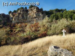 [P20] Stânca Șoimilor și chilia lui Ambrozie văzute din alt unghi.  » foto by Floryn81
 - 
<span class="allrVoted glyphicon glyphicon-heart hidden" id="av1049310"></span>
<a class="m-l-10 hidden" id="sv1049310" onclick="voting_Foto_DelVot(,1049310,5439)" role="button">șterge vot <span class="glyphicon glyphicon-remove"></span></a>
<a id="v91049310" class=" c-red"  onclick="voting_Foto_SetVot(1049310)" role="button"><span class="glyphicon glyphicon-heart-empty"></span> <b>LIKE</b> = Votează poza</a> <img class="hidden"  id="f1049310W9" src="/imagini/loader.gif" border="0" /><span class="AjErrMes hidden" id="e1049310ErM"></span>