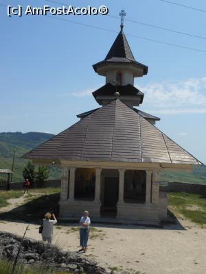 [P23] Naeni - Biserica "Dintr-o Piatra". Vedere din deal. » foto by iulianic
 - 
<span class="allrVoted glyphicon glyphicon-heart hidden" id="av1306718"></span>
<a class="m-l-10 hidden" id="sv1306718" onclick="voting_Foto_DelVot(,1306718,5439)" role="button">șterge vot <span class="glyphicon glyphicon-remove"></span></a>
<a id="v91306718" class=" c-red"  onclick="voting_Foto_SetVot(1306718)" role="button"><span class="glyphicon glyphicon-heart-empty"></span> <b>LIKE</b> = Votează poza</a> <img class="hidden"  id="f1306718W9" src="/imagini/loader.gif" border="0" /><span class="AjErrMes hidden" id="e1306718ErM"></span>