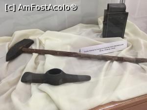 [P28] unelte folosite la extragerea chihlimbarului » foto by Dan&Ema
 - 
<span class="allrVoted glyphicon glyphicon-heart hidden" id="av866207"></span>
<a class="m-l-10 hidden" id="sv866207" onclick="voting_Foto_DelVot(,866207,5439)" role="button">șterge vot <span class="glyphicon glyphicon-remove"></span></a>
<a id="v9866207" class=" c-red"  onclick="voting_Foto_SetVot(866207)" role="button"><span class="glyphicon glyphicon-heart-empty"></span> <b>LIKE</b> = Votează poza</a> <img class="hidden"  id="f866207W9" src="/imagini/loader.gif" border="0" /><span class="AjErrMes hidden" id="e866207ErM"></span>