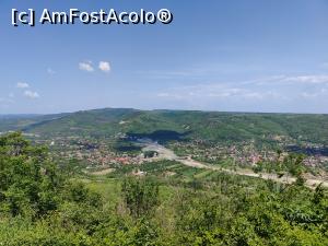 [P51] Dealul cu Lilieci; vedere spre valea Slănicului » foto by crismis
 - 
<span class="allrVoted glyphicon glyphicon-heart hidden" id="av1386662"></span>
<a class="m-l-10 hidden" id="sv1386662" onclick="voting_Foto_DelVot(,1386662,5439)" role="button">șterge vot <span class="glyphicon glyphicon-remove"></span></a>
<a id="v91386662" class=" c-red"  onclick="voting_Foto_SetVot(1386662)" role="button"><span class="glyphicon glyphicon-heart-empty"></span> <b>LIKE</b> = Votează poza</a> <img class="hidden"  id="f1386662W9" src="/imagini/loader.gif" border="0" /><span class="AjErrMes hidden" id="e1386662ErM"></span>