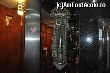 [P12] Candelabrul de sticla, impozant, din receptia hotelului » foto by dyali*
 - 
<span class="allrVoted glyphicon glyphicon-heart hidden" id="av400014"></span>
<a class="m-l-10 hidden" id="sv400014" onclick="voting_Foto_DelVot(,400014,5488)" role="button">șterge vot <span class="glyphicon glyphicon-remove"></span></a>
<a id="v9400014" class=" c-red"  onclick="voting_Foto_SetVot(400014)" role="button"><span class="glyphicon glyphicon-heart-empty"></span> <b>LIKE</b> = Votează poza</a> <img class="hidden"  id="f400014W9" src="/imagini/loader.gif" border="0" /><span class="AjErrMes hidden" id="e400014ErM"></span>