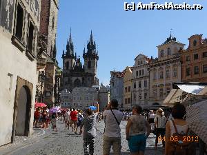 [P10] Praga - Piaţa Primăriei. Toată lumea admiră şi fotografiază.  » foto by iulianic
 - 
<span class="allrVoted glyphicon glyphicon-heart hidden" id="av561424"></span>
<a class="m-l-10 hidden" id="sv561424" onclick="voting_Foto_DelVot(,561424,5497)" role="button">șterge vot <span class="glyphicon glyphicon-remove"></span></a>
<a id="v9561424" class=" c-red"  onclick="voting_Foto_SetVot(561424)" role="button"><span class="glyphicon glyphicon-heart-empty"></span> <b>LIKE</b> = Votează poza</a> <img class="hidden"  id="f561424W9" src="/imagini/loader.gif" border="0" /><span class="AjErrMes hidden" id="e561424ErM"></span>