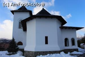 [P10] Corbeni, Mănăstirea Antonești, Biserica Nașterea Sfântului Ioan Botezătorul, Se vede și clopotnița » foto by mprofeanu
 - 
<span class="allrVoted glyphicon glyphicon-heart hidden" id="av1127459"></span>
<a class="m-l-10 hidden" id="sv1127459" onclick="voting_Foto_DelVot(,1127459,5499)" role="button">șterge vot <span class="glyphicon glyphicon-remove"></span></a>
<a id="v91127459" class=" c-red"  onclick="voting_Foto_SetVot(1127459)" role="button"><span class="glyphicon glyphicon-heart-empty"></span> <b>LIKE</b> = Votează poza</a> <img class="hidden"  id="f1127459W9" src="/imagini/loader.gif" border="0" /><span class="AjErrMes hidden" id="e1127459ErM"></span>