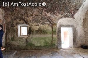 [P64] Mănăstirea Corbii de Piatră, Biserica Rupestră, Se mai vede vechea pictură de pe pereți » foto by mprofeanu
 - 
<span class="allrVoted glyphicon glyphicon-heart hidden" id="av1166969"></span>
<a class="m-l-10 hidden" id="sv1166969" onclick="voting_Foto_DelVot(,1166969,5499)" role="button">șterge vot <span class="glyphicon glyphicon-remove"></span></a>
<a id="v91166969" class=" c-red"  onclick="voting_Foto_SetVot(1166969)" role="button"><span class="glyphicon glyphicon-heart-empty"></span> <b>LIKE</b> = Votează poza</a> <img class="hidden"  id="f1166969W9" src="/imagini/loader.gif" border="0" /><span class="AjErrMes hidden" id="e1166969ErM"></span>