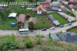 [P68] Mănăstirea Corbii de Piatră, Parcarea și șoseaua văzute de pe acoperișul Bisericii, se vede și autocarul cu pelerini... » foto by mprofeanu
 - 
<span class="allrVoted glyphicon glyphicon-heart hidden" id="av1166973"></span>
<a class="m-l-10 hidden" id="sv1166973" onclick="voting_Foto_DelVot(,1166973,5499)" role="button">șterge vot <span class="glyphicon glyphicon-remove"></span></a>
<a id="v91166973" class=" c-red"  onclick="voting_Foto_SetVot(1166973)" role="button"><span class="glyphicon glyphicon-heart-empty"></span> <b>LIKE</b> = Votează poza</a> <img class="hidden"  id="f1166973W9" src="/imagini/loader.gif" border="0" /><span class="AjErrMes hidden" id="e1166973ErM"></span>