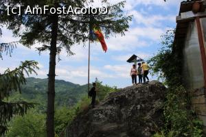 [P08] Mănăstirea Cetățuia Negru Vodă, Tricolorul lângă Iisus răstignit pe cruce pe vârful unei stânci » foto by mprofeanu
 - 
<span class="allrVoted glyphicon glyphicon-heart hidden" id="av1166913"></span>
<a class="m-l-10 hidden" id="sv1166913" onclick="voting_Foto_DelVot(,1166913,5499)" role="button">șterge vot <span class="glyphicon glyphicon-remove"></span></a>
<a id="v91166913" class=" c-red"  onclick="voting_Foto_SetVot(1166913)" role="button"><span class="glyphicon glyphicon-heart-empty"></span> <b>LIKE</b> = Votează poza</a> <img class="hidden"  id="f1166913W9" src="/imagini/loader.gif" border="0" /><span class="AjErrMes hidden" id="e1166913ErM"></span>