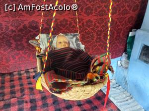 [P23] Căsuța albastră-interior și un drăgălaș leagăn de copii. În prezent acolo e o păpușă! » foto by maryka
 - 
<span class="allrVoted glyphicon glyphicon-heart hidden" id="av1301084"></span>
<a class="m-l-10 hidden" id="sv1301084" onclick="voting_Foto_DelVot(,1301084,5499)" role="button">șterge vot <span class="glyphicon glyphicon-remove"></span></a>
<a id="v91301084" class=" c-red"  onclick="voting_Foto_SetVot(1301084)" role="button"><span class="glyphicon glyphicon-heart-empty"></span> <b>LIKE</b> = Votează poza</a> <img class="hidden"  id="f1301084W9" src="/imagini/loader.gif" border="0" /><span class="AjErrMes hidden" id="e1301084ErM"></span>