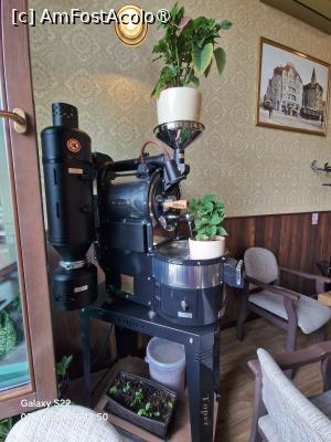 [P06] 6. Mașinăria veche de prăjit cafea, decor. » foto by doinafil
 - 
<span class="allrVoted glyphicon glyphicon-heart hidden" id="av1532044"></span>
<a class="m-l-10 hidden" id="sv1532044" onclick="voting_Foto_DelVot(,1532044,5534)" role="button">șterge vot <span class="glyphicon glyphicon-remove"></span></a>
<a id="v91532044" class=" c-red"  onclick="voting_Foto_SetVot(1532044)" role="button"><span class="glyphicon glyphicon-heart-empty"></span> <b>LIKE</b> = Votează poza</a> <img class="hidden"  id="f1532044W9" src="/imagini/loader.gif" border="0" /><span class="AjErrMes hidden" id="e1532044ErM"></span>