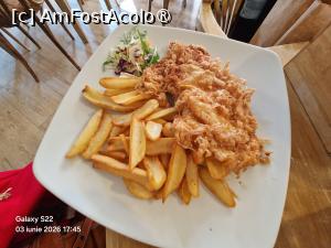 [P12] 12. Șnițel Cyrano, 240 g., cu cartofi prăjiți. » foto by doinafil
 - 
<span class="allrVoted glyphicon glyphicon-heart hidden" id="av1533017"></span>
<a class="m-l-10 hidden" id="sv1533017" onclick="voting_Foto_DelVot(,1533017,5534)" role="button">șterge vot <span class="glyphicon glyphicon-remove"></span></a>
<a id="v91533017" class=" c-red"  onclick="voting_Foto_SetVot(1533017)" role="button"><span class="glyphicon glyphicon-heart-empty"></span> <b>LIKE</b> = Votează poza</a> <img class="hidden"  id="f1533017W9" src="/imagini/loader.gif" border="0" /><span class="AjErrMes hidden" id="e1533017ErM"></span>