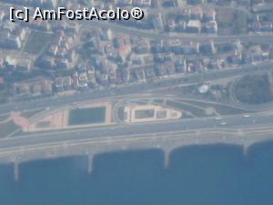 [P22] Ne pregateam de aterizare pe aeroportul din Baku. Am admirat autostrazile lor de la malul marii.  » foto by Soso42
 - 
<span class="allrVoted glyphicon glyphicon-heart hidden" id="av811914"></span>
<a class="m-l-10 hidden" id="sv811914" onclick="voting_Foto_DelVot(,811914,5659)" role="button">șterge vot <span class="glyphicon glyphicon-remove"></span></a>
<a id="v9811914" class=" c-red"  onclick="voting_Foto_SetVot(811914)" role="button"><span class="glyphicon glyphicon-heart-empty"></span> <b>LIKE</b> = Votează poza</a> <img class="hidden"  id="f811914W9" src="/imagini/loader.gif" border="0" /><span class="AjErrMes hidden" id="e811914ErM"></span>