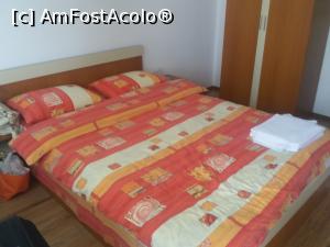 [P11] Camera + prosoape albe » foto by mugur007
 - 
<span class="allrVoted glyphicon glyphicon-heart hidden" id="av751435"></span>
<a class="m-l-10 hidden" id="sv751435" onclick="voting_Foto_DelVot(,751435,5701)" role="button">șterge vot <span class="glyphicon glyphicon-remove"></span></a>
<a id="v9751435" class=" c-red"  onclick="voting_Foto_SetVot(751435)" role="button"><span class="glyphicon glyphicon-heart-empty"></span> <b>LIKE</b> = Votează poza</a> <img class="hidden"  id="f751435W9" src="/imagini/loader.gif" border="0" /><span class="AjErrMes hidden" id="e751435ErM"></span>