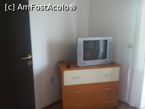 [P13] Televizorul din camera... dar cine poate sa se uite, cand gasca spune... hai afara!  » foto by mugur007
 - 
<span class="allrVoted glyphicon glyphicon-heart hidden" id="av751437"></span>
<a class="m-l-10 hidden" id="sv751437" onclick="voting_Foto_DelVot(,751437,5701)" role="button">șterge vot <span class="glyphicon glyphicon-remove"></span></a>
<a id="v9751437" class=" c-red"  onclick="voting_Foto_SetVot(751437)" role="button"><span class="glyphicon glyphicon-heart-empty"></span> <b>LIKE</b> = Votează poza</a> <img class="hidden"  id="f751437W9" src="/imagini/loader.gif" border="0" /><span class="AjErrMes hidden" id="e751437ErM"></span>