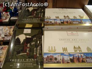 [P09] Lubeck - o achizitie sentimentala in cea mai veche cofetarie cu martipan din sec 19 -aici l-am devorat pe Thomas Mann, la propriu, cumparand cartea dulce, Casa Budenbrook » foto by mireille
 - 
<span class="allrVoted glyphicon glyphicon-heart hidden" id="av795052"></span>
<a class="m-l-10 hidden" id="sv795052" onclick="voting_Foto_DelVot(,795052,5702)" role="button">șterge vot <span class="glyphicon glyphicon-remove"></span></a>
<a id="v9795052" class=" c-red"  onclick="voting_Foto_SetVot(795052)" role="button"><span class="glyphicon glyphicon-heart-empty"></span> <b>LIKE</b> = Votează poza</a> <img class="hidden"  id="f795052W9" src="/imagini/loader.gif" border="0" /><span class="AjErrMes hidden" id="e795052ErM"></span>