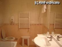 [P05] Baie foarte spatioasa, prosoape noi » foto by geany_m
 - 
<span class="allrVoted glyphicon glyphicon-heart hidden" id="av73273"></span>
<a class="m-l-10 hidden" id="sv73273" onclick="voting_Foto_DelVot(,73273,5728)" role="button">șterge vot <span class="glyphicon glyphicon-remove"></span></a>
<a id="v973273" class=" c-red"  onclick="voting_Foto_SetVot(73273)" role="button"><span class="glyphicon glyphicon-heart-empty"></span> <b>LIKE</b> = Votează poza</a> <img class="hidden"  id="f73273W9" src="/imagini/loader.gif" border="0" /><span class="AjErrMes hidden" id="e73273ErM"></span>