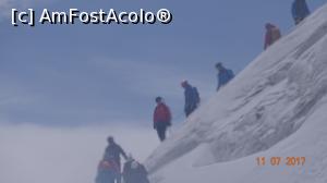[P16] Alpinisti - imagine furata in timpul urcarii cu a doua telecabina » foto by mecut
 - 
<span class="allrVoted glyphicon glyphicon-heart hidden" id="av887532"></span>
<a class="m-l-10 hidden" id="sv887532" onclick="voting_Foto_DelVot(,887532,5749)" role="button">șterge vot <span class="glyphicon glyphicon-remove"></span></a>
<a id="v9887532" class=" c-red"  onclick="voting_Foto_SetVot(887532)" role="button"><span class="glyphicon glyphicon-heart-empty"></span> <b>LIKE</b> = Votează poza</a> <img class="hidden"  id="f887532W9" src="/imagini/loader.gif" border="0" /><span class="AjErrMes hidden" id="e887532ErM"></span>