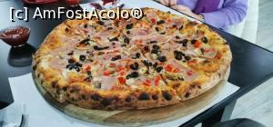 [P14] Giganto-pizza la terasa Sorpatika, pe malul Muresului » foto by dorgo
 - 
<span class="allrVoted glyphicon glyphicon-heart hidden" id="av1272952"></span>
<a class="m-l-10 hidden" id="sv1272952" onclick="voting_Foto_DelVot(,1272952,5760)" role="button">șterge vot <span class="glyphicon glyphicon-remove"></span></a>
<a id="v91272952" class=" c-red"  onclick="voting_Foto_SetVot(1272952)" role="button"><span class="glyphicon glyphicon-heart-empty"></span> <b>LIKE</b> = Votează poza</a> <img class="hidden"  id="f1272952W9" src="/imagini/loader.gif" border="0" /><span class="AjErrMes hidden" id="e1272952ErM"></span>
