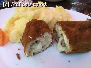 [P12] Terasa Nicos - Cam asa arata in sectiune ruloul meu de pui si chiar a fost bun » foto by mishu
 - 
<span class="allrVoted glyphicon glyphicon-heart hidden" id="av919659"></span>
<a class="m-l-10 hidden" id="sv919659" onclick="voting_Foto_DelVot(,919659,5780)" role="button">șterge vot <span class="glyphicon glyphicon-remove"></span></a>
<a id="v9919659" class=" c-red"  onclick="voting_Foto_SetVot(919659)" role="button"><span class="glyphicon glyphicon-heart-empty"></span> <b>LIKE</b> = Votează poza</a> <img class="hidden"  id="f919659W9" src="/imagini/loader.gif" border="0" /><span class="AjErrMes hidden" id="e919659ErM"></span>