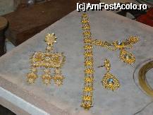 [P03] bijuterii locale- suveniruri traditionale alese de turisti, dar si podoabe ale locuitorilor obisnuiti » foto by adria
 - 
<span class="allrVoted glyphicon glyphicon-heart hidden" id="av76083"></span>
<a class="m-l-10 hidden" id="sv76083" onclick="voting_Foto_DelVot(,76083,5799)" role="button">șterge vot <span class="glyphicon glyphicon-remove"></span></a>
<a id="v976083" class=" c-red"  onclick="voting_Foto_SetVot(76083)" role="button"><span class="glyphicon glyphicon-heart-empty"></span> <b>LIKE</b> = Votează poza</a> <img class="hidden"  id="f76083W9" src="/imagini/loader.gif" border="0" /><span class="AjErrMes hidden" id="e76083ErM"></span>