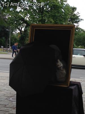 [P17] 'tabloul' care nu s-a lasat fotografiat - pata neagra este umbrela deschisa in fata mea :)  » foto by Dana.S
 - 
<span class="allrVoted glyphicon glyphicon-heart hidden" id="av797494"></span>
<a class="m-l-10 hidden" id="sv797494" onclick="voting_Foto_DelVot(,797494,5826)" role="button">șterge vot <span class="glyphicon glyphicon-remove"></span></a>
<a id="v9797494" class=" c-red"  onclick="voting_Foto_SetVot(797494)" role="button"><span class="glyphicon glyphicon-heart-empty"></span> <b>LIKE</b> = Votează poza</a> <img class="hidden"  id="f797494W9" src="/imagini/loader.gif" border="0" /><span class="AjErrMes hidden" id="e797494ErM"></span>