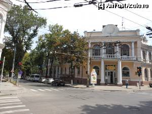 P16 [AUG-2012] Chisinau - Liceul de fete 'Regina Maria' in prezent aripa veche a Liceului roman - francez 'Gheorghe Asachi'. 