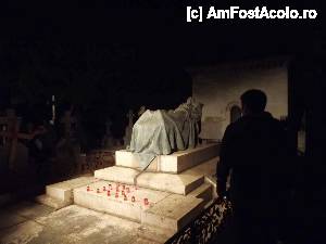 [P45] Cimitirul Bellu - frații Poroineanu » foto by Dragoș_MD
 - 
<span class="allrVoted glyphicon glyphicon-heart hidden" id="av510423"></span>
<a class="m-l-10 hidden" id="sv510423" onclick="voting_Foto_DelVot(,510423,5895)" role="button">șterge vot <span class="glyphicon glyphicon-remove"></span></a>
<a id="v9510423" class=" c-red"  onclick="voting_Foto_SetVot(510423)" role="button"><span class="glyphicon glyphicon-heart-empty"></span> <b>LIKE</b> = Votează poza</a> <img class="hidden"  id="f510423W9" src="/imagini/loader.gif" border="0" /><span class="AjErrMes hidden" id="e510423ErM"></span>