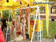 [P50] Festivalul florilor de toamna - pastrama si carnatii care asteptau sa fie pusi pe gratare » foto by ascent
 - 
<span class="allrVoted glyphicon glyphicon-heart hidden" id="av153921"></span>
<a class="m-l-10 hidden" id="sv153921" onclick="voting_Foto_DelVot(,153921,5899)" role="button">șterge vot <span class="glyphicon glyphicon-remove"></span></a>
<a id="v9153921" class=" c-red"  onclick="voting_Foto_SetVot(153921)" role="button"><span class="glyphicon glyphicon-heart-empty"></span> <b>LIKE</b> = Votează poza</a> <img class="hidden"  id="f153921W9" src="/imagini/loader.gif" border="0" /><span class="AjErrMes hidden" id="e153921ErM"></span>