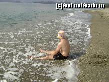 [P01] Plaja din Mavrovouni: apa limpede, nisip bob de orez,liniste, ici colo cate un turist...astfel incat sa nu iti bati capu cand faci baie ca ai camera foto sau portofelu pe cerceaf si risti sa ramai fara el...:). » foto by vali_tulcea
 - 
<span class="allrVoted glyphicon glyphicon-heart hidden" id="av80532"></span>
<a class="m-l-10 hidden" id="sv80532" onclick="voting_Foto_DelVot(,80532,5930)" role="button">șterge vot <span class="glyphicon glyphicon-remove"></span></a>
<a id="v980532" class=" c-red"  onclick="voting_Foto_SetVot(80532)" role="button"><span class="glyphicon glyphicon-heart-empty"></span> <b>LIKE</b> = Votează poza</a> <img class="hidden"  id="f80532W9" src="/imagini/loader.gif" border="0" /><span class="AjErrMes hidden" id="e80532ErM"></span>