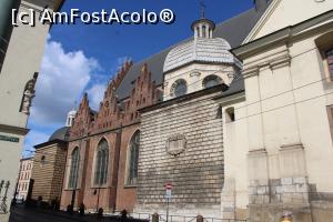 [P20] Kraków, Bazilica Dominicană Sfânta Treime pozată din lateral, este imensă, mergem pe lângă ea... » foto by mprofeanu
 - 
<span class="allrVoted glyphicon glyphicon-heart hidden" id="av1337648"></span>
<a class="m-l-10 hidden" id="sv1337648" onclick="voting_Foto_DelVot(,1337648,5995)" role="button">șterge vot <span class="glyphicon glyphicon-remove"></span></a>
<a id="v91337648" class=" c-red"  onclick="voting_Foto_SetVot(1337648)" role="button"><span class="glyphicon glyphicon-heart-empty"></span> <b>LIKE</b> = Votează poza</a> <img class="hidden"  id="f1337648W9" src="/imagini/loader.gif" border="0" /><span class="AjErrMes hidden" id="e1337648ErM"></span>