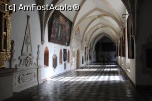 [P24] Kraków, Bazilica Dominicană Sfânta Treime, Claustru în stânga » foto by mprofeanu
 - 
<span class="allrVoted glyphicon glyphicon-heart hidden" id="av1337652"></span>
<a class="m-l-10 hidden" id="sv1337652" onclick="voting_Foto_DelVot(,1337652,5995)" role="button">șterge vot <span class="glyphicon glyphicon-remove"></span></a>
<a id="v91337652" class=" c-red"  onclick="voting_Foto_SetVot(1337652)" role="button"><span class="glyphicon glyphicon-heart-empty"></span> <b>LIKE</b> = Votează poza</a> <img class="hidden"  id="f1337652W9" src="/imagini/loader.gif" border="0" /><span class="AjErrMes hidden" id="e1337652ErM"></span>