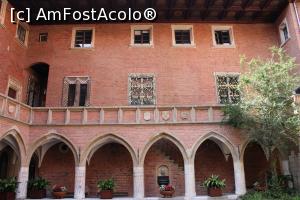 [P37] Kraków, Muzeum Uniwersytetu Jagiellońskiego Collegium Maius - Muzeul Universității Jagiellone Collegium Maius, cea mai veche clădire, curtea interioară, se vizitează etajul... » foto by mprofeanu
 - 
<span class="allrVoted glyphicon glyphicon-heart hidden" id="av1337665"></span>
<a class="m-l-10 hidden" id="sv1337665" onclick="voting_Foto_DelVot(,1337665,5995)" role="button">șterge vot <span class="glyphicon glyphicon-remove"></span></a>
<a id="v91337665" class=" c-red"  onclick="voting_Foto_SetVot(1337665)" role="button"><span class="glyphicon glyphicon-heart-empty"></span> <b>LIKE</b> = Votează poza</a> <img class="hidden"  id="f1337665W9" src="/imagini/loader.gif" border="0" /><span class="AjErrMes hidden" id="e1337665ErM"></span>