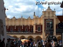 [P10] poza incarcata dupa cracovia. free. fr
ladirea din Piata centrala - Casa hainelor » foto by Cristian_h
 - 
<span class="allrVoted glyphicon glyphicon-heart hidden" id="av73500"></span>
<a class="m-l-10 hidden" id="sv73500" onclick="voting_Foto_DelVot(,73500,5995)" role="button">șterge vot <span class="glyphicon glyphicon-remove"></span></a>
<a id="v973500" class=" c-red"  onclick="voting_Foto_SetVot(73500)" role="button"><span class="glyphicon glyphicon-heart-empty"></span> <b>LIKE</b> = Votează poza</a> <img class="hidden"  id="f73500W9" src="/imagini/loader.gif" border="0" /><span class="AjErrMes hidden" id="e73500ErM"></span>