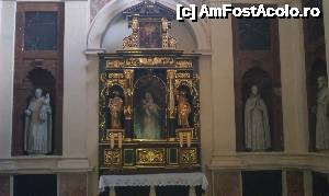 [P10] Unul din altarele bisericii Dominicane din Cracovia, Polonia.  » foto by traian.leuca †
 - 
<span class="allrVoted glyphicon glyphicon-heart hidden" id="av488443"></span>
<a class="m-l-10 hidden" id="sv488443" onclick="voting_Foto_DelVot(,488443,5995)" role="button">șterge vot <span class="glyphicon glyphicon-remove"></span></a>
<a id="v9488443" class=" c-red"  onclick="voting_Foto_SetVot(488443)" role="button"><span class="glyphicon glyphicon-heart-empty"></span> <b>LIKE</b> = Votează poza</a> <img class="hidden"  id="f488443W9" src="/imagini/loader.gif" border="0" /><span class="AjErrMes hidden" id="e488443ErM"></span>