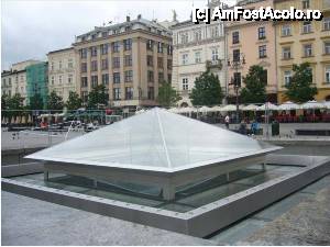 [P34] Din nou în piaţa centrală, Stare Miasto » foto by iccata
 - 
<span class="allrVoted glyphicon glyphicon-heart hidden" id="av454257"></span>
<a class="m-l-10 hidden" id="sv454257" onclick="voting_Foto_DelVot(,454257,5995)" role="button">șterge vot <span class="glyphicon glyphicon-remove"></span></a>
<a id="v9454257" class=" c-red"  onclick="voting_Foto_SetVot(454257)" role="button"><span class="glyphicon glyphicon-heart-empty"></span> <b>LIKE</b> = Votează poza</a> <img class="hidden"  id="f454257W9" src="/imagini/loader.gif" border="0" /><span class="AjErrMes hidden" id="e454257ErM"></span>