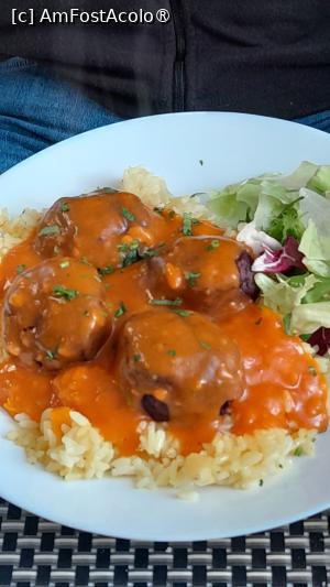 [P30] pilaf cu chiftelute si sos de rosii, exact cum facea mama mea » foto by Yolanda
 - 
<span class="allrVoted glyphicon glyphicon-heart hidden" id="av1407076"></span>
<a class="m-l-10 hidden" id="sv1407076" onclick="voting_Foto_DelVot(,1407076,6030)" role="button">șterge vot <span class="glyphicon glyphicon-remove"></span></a>
<a id="v91407076" class=" c-red"  onclick="voting_Foto_SetVot(1407076)" role="button"><span class="glyphicon glyphicon-heart-empty"></span> <b>LIKE</b> = Votează poza</a> <img class="hidden"  id="f1407076W9" src="/imagini/loader.gif" border="0" /><span class="AjErrMes hidden" id="e1407076ErM"></span>
