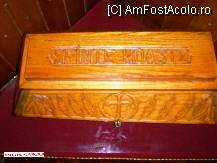 [P62] Cutia cu SFINTELE MOAŞTE. » foto by creivean
 - 
<span class="allrVoted glyphicon glyphicon-heart hidden" id="av83916"></span>
<a class="m-l-10 hidden" id="sv83916" onclick="voting_Foto_DelVot(,83916,6032)" role="button">șterge vot <span class="glyphicon glyphicon-remove"></span></a>
<a id="v983916" class=" c-red"  onclick="voting_Foto_SetVot(83916)" role="button"><span class="glyphicon glyphicon-heart-empty"></span> <b>LIKE</b> = Votează poza</a> <img class="hidden"  id="f83916W9" src="/imagini/loader.gif" border="0" /><span class="AjErrMes hidden" id="e83916ErM"></span>
