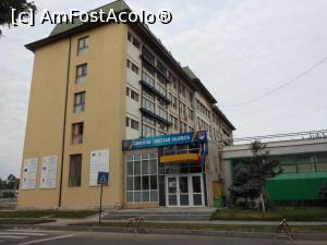 [P01] Slobozia - În centrul orașului, Consiliul Județean Ialomița.  » foto by iulianic
 - 
<span class="allrVoted glyphicon glyphicon-heart hidden" id="av980159"></span>
<a class="m-l-10 hidden" id="sv980159" onclick="voting_Foto_DelVot(,980159,6062)" role="button">șterge vot <span class="glyphicon glyphicon-remove"></span></a>
<a id="v9980159" class=" c-red"  onclick="voting_Foto_SetVot(980159)" role="button"><span class="glyphicon glyphicon-heart-empty"></span> <b>LIKE</b> = Votează poza</a> <img class="hidden"  id="f980159W9" src="/imagini/loader.gif" border="0" /><span class="AjErrMes hidden" id="e980159ErM"></span>