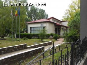 [P03] Slobozia - Muzeul Județean Ialomița.  » foto by iulianic
 - 
<span class="allrVoted glyphicon glyphicon-heart hidden" id="av980161"></span>
<a class="m-l-10 hidden" id="sv980161" onclick="voting_Foto_DelVot(,980161,6062)" role="button">șterge vot <span class="glyphicon glyphicon-remove"></span></a>
<a id="v9980161" class=" c-red"  onclick="voting_Foto_SetVot(980161)" role="button"><span class="glyphicon glyphicon-heart-empty"></span> <b>LIKE</b> = Votează poza</a> <img class="hidden"  id="f980161W9" src="/imagini/loader.gif" border="0" /><span class="AjErrMes hidden" id="e980161ErM"></span>