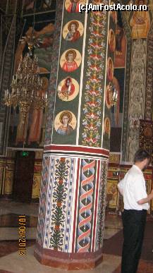 [P15] picture coloane-catedrala din Slobozia » foto by ile57b
 - 
<span class="allrVoted glyphicon glyphicon-heart hidden" id="av449952"></span>
<a class="m-l-10 hidden" id="sv449952" onclick="voting_Foto_DelVot(,449952,6062)" role="button">șterge vot <span class="glyphicon glyphicon-remove"></span></a>
<a id="v9449952" class=" c-red"  onclick="voting_Foto_SetVot(449952)" role="button"><span class="glyphicon glyphicon-heart-empty"></span> <b>LIKE</b> = Votează poza</a> <img class="hidden"  id="f449952W9" src="/imagini/loader.gif" border="0" /><span class="AjErrMes hidden" id="e449952ErM"></span>