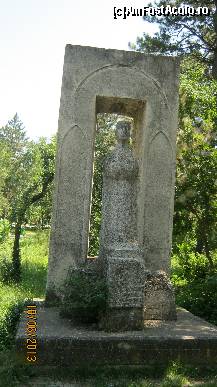 [P19] MONUMENT-PARCUL TINERETULUI DIN SLOBOZIA » foto by ile57b
 - 
<span class="allrVoted glyphicon glyphicon-heart hidden" id="av449961"></span>
<a class="m-l-10 hidden" id="sv449961" onclick="voting_Foto_DelVot(,449961,6062)" role="button">șterge vot <span class="glyphicon glyphicon-remove"></span></a>
<a id="v9449961" class=" c-red"  onclick="voting_Foto_SetVot(449961)" role="button"><span class="glyphicon glyphicon-heart-empty"></span> <b>LIKE</b> = Votează poza</a> <img class="hidden"  id="f449961W9" src="/imagini/loader.gif" border="0" /><span class="AjErrMes hidden" id="e449961ErM"></span>