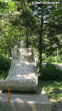 [P20] MONUMENT-PARCUL TINERETULUI SLOBOZIA » foto by ile57b
 - 
<span class="allrVoted glyphicon glyphicon-heart hidden" id="av449963"></span>
<a class="m-l-10 hidden" id="sv449963" onclick="voting_Foto_DelVot(,449963,6062)" role="button">șterge vot <span class="glyphicon glyphicon-remove"></span></a>
<a id="v9449963" class=" c-red"  onclick="voting_Foto_SetVot(449963)" role="button"><span class="glyphicon glyphicon-heart-empty"></span> <b>LIKE</b> = Votează poza</a> <img class="hidden"  id="f449963W9" src="/imagini/loader.gif" border="0" /><span class="AjErrMes hidden" id="e449963ErM"></span>