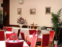 [P07] Sala de mese cu o atmosferă absolut deosebită. » foto by Zina
 - 
<span class="allrVoted glyphicon glyphicon-heart hidden" id="av89939"></span>
<a class="m-l-10 hidden" id="sv89939" onclick="voting_Foto_DelVot(,89939,6087)" role="button">șterge vot <span class="glyphicon glyphicon-remove"></span></a>
<a id="v989939" class=" c-red"  onclick="voting_Foto_SetVot(89939)" role="button"><span class="glyphicon glyphicon-heart-empty"></span> <b>LIKE</b> = Votează poza</a> <img class="hidden"  id="f89939W9" src="/imagini/loader.gif" border="0" /><span class="AjErrMes hidden" id="e89939ErM"></span>