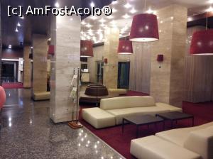 [P11] Clermont Hotel - holul principal; Recepția e în plan îndepărtat » foto by Dragoș_MD
 - 
<span class="allrVoted glyphicon glyphicon-heart hidden" id="av813228"></span>
<a class="m-l-10 hidden" id="sv813228" onclick="voting_Foto_DelVot(,813228,6148)" role="button">șterge vot <span class="glyphicon glyphicon-remove"></span></a>
<a id="v9813228" class=" c-red"  onclick="voting_Foto_SetVot(813228)" role="button"><span class="glyphicon glyphicon-heart-empty"></span> <b>LIKE</b> = Votează poza</a> <img class="hidden"  id="f813228W9" src="/imagini/loader.gif" border="0" /><span class="AjErrMes hidden" id="e813228ErM"></span>