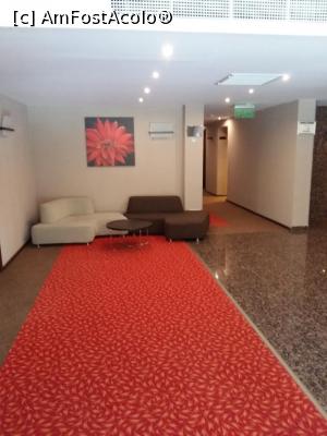 [P15] Clermont Hotel - holul de la parterul clădirii noi » foto by Dragoș_MD
 - 
<span class="allrVoted glyphicon glyphicon-heart hidden" id="av813234"></span>
<a class="m-l-10 hidden" id="sv813234" onclick="voting_Foto_DelVot(,813234,6148)" role="button">șterge vot <span class="glyphicon glyphicon-remove"></span></a>
<a id="v9813234" class=" c-red"  onclick="voting_Foto_SetVot(813234)" role="button"><span class="glyphicon glyphicon-heart-empty"></span> <b>LIKE</b> = Votează poza</a> <img class="hidden"  id="f813234W9" src="/imagini/loader.gif" border="0" /><span class="AjErrMes hidden" id="e813234ErM"></span>