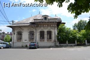 [P21] Clădire veche Ploiești » foto by AZE
 - 
<span class="allrVoted glyphicon glyphicon-heart hidden" id="av992132"></span>
<a class="m-l-10 hidden" id="sv992132" onclick="voting_Foto_DelVot(,992132,6204)" role="button">șterge vot <span class="glyphicon glyphicon-remove"></span></a>
<a id="v9992132" class=" c-red"  onclick="voting_Foto_SetVot(992132)" role="button"><span class="glyphicon glyphicon-heart-empty"></span> <b>LIKE</b> = Votează poza</a> <img class="hidden"  id="f992132W9" src="/imagini/loader.gif" border="0" /><span class="AjErrMes hidden" id="e992132ErM"></span>