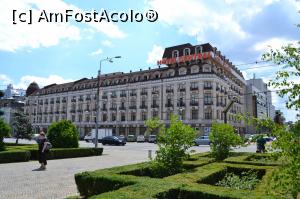 [P08] Hotel Central văzut din parc » foto by AZE
 - 
<span class="allrVoted glyphicon glyphicon-heart hidden" id="av992119"></span>
<a class="m-l-10 hidden" id="sv992119" onclick="voting_Foto_DelVot(,992119,6204)" role="button">șterge vot <span class="glyphicon glyphicon-remove"></span></a>
<a id="v9992119" class=" c-red"  onclick="voting_Foto_SetVot(992119)" role="button"><span class="glyphicon glyphicon-heart-empty"></span> <b>LIKE</b> = Votează poza</a> <img class="hidden"  id="f992119W9" src="/imagini/loader.gif" border="0" /><span class="AjErrMes hidden" id="e992119ErM"></span>