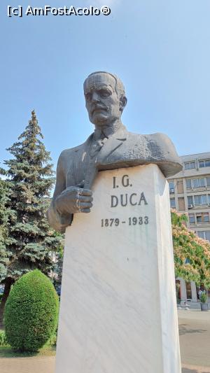 [P14] Politicianul I. G. Duca. » foto by tata123 🔱
 - 
<span class="allrVoted glyphicon glyphicon-heart hidden" id="av1384556"></span>
<a class="m-l-10 hidden" id="sv1384556" onclick="voting_Foto_DelVot(,1384556,6204)" role="button">șterge vot <span class="glyphicon glyphicon-remove"></span></a>
<a id="v91384556" class=" c-red"  onclick="voting_Foto_SetVot(1384556)" role="button"><span class="glyphicon glyphicon-heart-empty"></span> <b>LIKE</b> = Votează poza</a> <img class="hidden"  id="f1384556W9" src="/imagini/loader.gif" border="0" /><span class="AjErrMes hidden" id="e1384556ErM"></span>