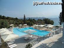 [P13] zona piscinelor hotel porto galini » foto by Alb
 - 
<span class="allrVoted glyphicon glyphicon-heart hidden" id="av258745"></span>
<a class="m-l-10 hidden" id="sv258745" onclick="voting_Foto_DelVot(,258745,6212)" role="button">șterge vot <span class="glyphicon glyphicon-remove"></span></a>
<a id="v9258745" class=" c-red"  onclick="voting_Foto_SetVot(258745)" role="button"><span class="glyphicon glyphicon-heart-empty"></span> <b>LIKE</b> = Votează poza</a> <img class="hidden"  id="f258745W9" src="/imagini/loader.gif" border="0" /><span class="AjErrMes hidden" id="e258745ErM"></span>