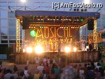 [P08] Mirabilandia - spectacol musical » foto by unumirut
 - 
<span class="allrVoted glyphicon glyphicon-heart hidden" id="av95038"></span>
<a class="m-l-10 hidden" id="sv95038" onclick="voting_Foto_DelVot(,95038,6306)" role="button">șterge vot <span class="glyphicon glyphicon-remove"></span></a>
<a id="v995038" class=" c-red"  onclick="voting_Foto_SetVot(95038)" role="button"><span class="glyphicon glyphicon-heart-empty"></span> <b>LIKE</b> = Votează poza</a> <img class="hidden"  id="f95038W9" src="/imagini/loader.gif" border="0" /><span class="AjErrMes hidden" id="e95038ErM"></span>